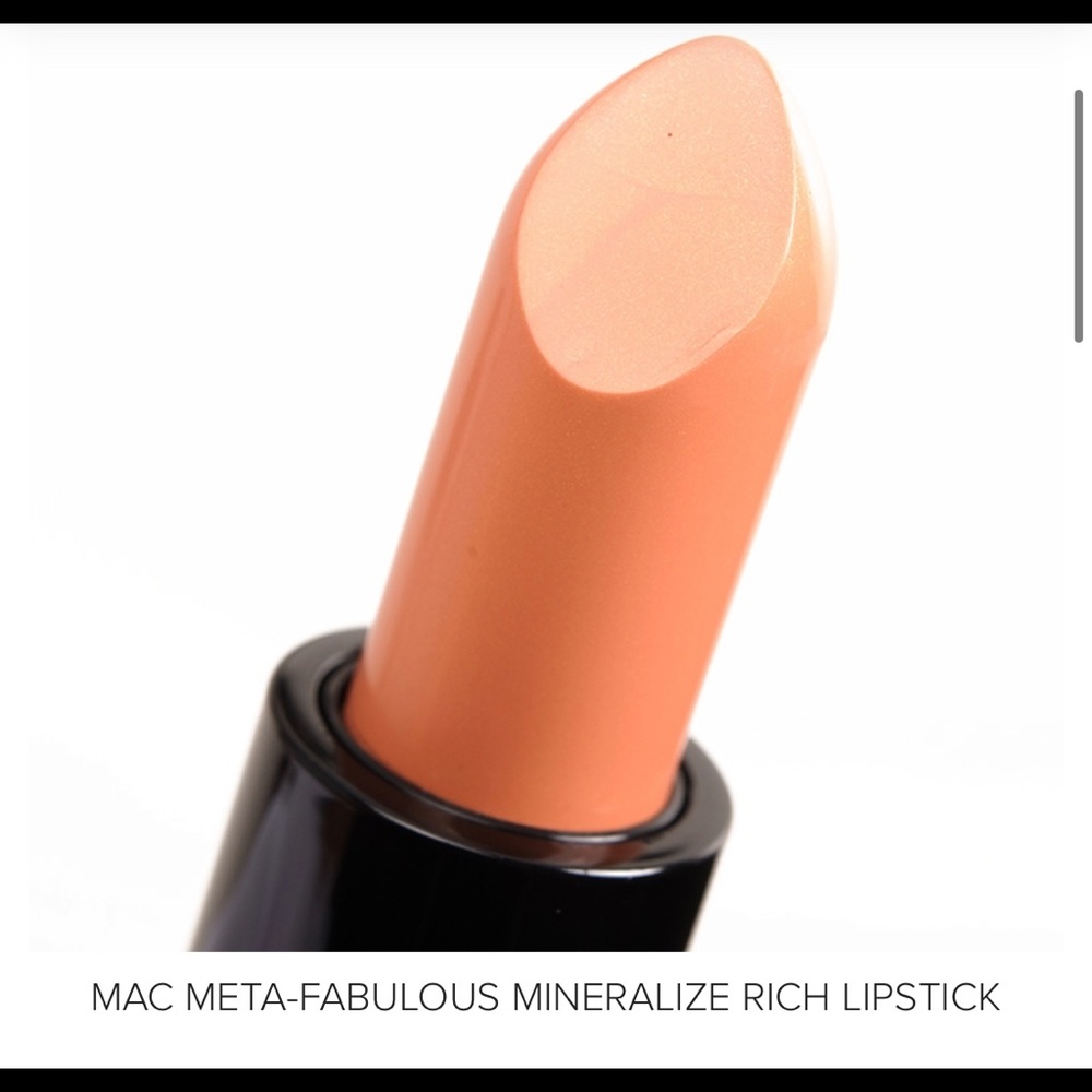 Lipstick - Picture 3 of 4